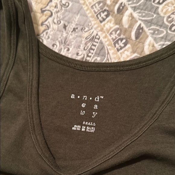 Green - layering tank top - small - a new day - Picture 2 of 4